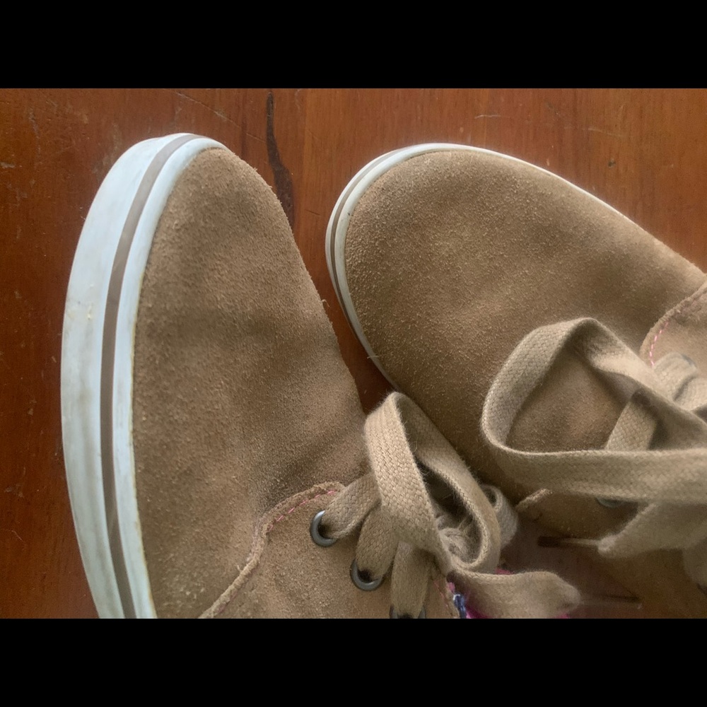 Vans - Picture 5 of 11